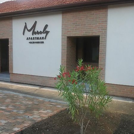 Mosoly Deluxe Apartman Дьюла Экстерьер фото