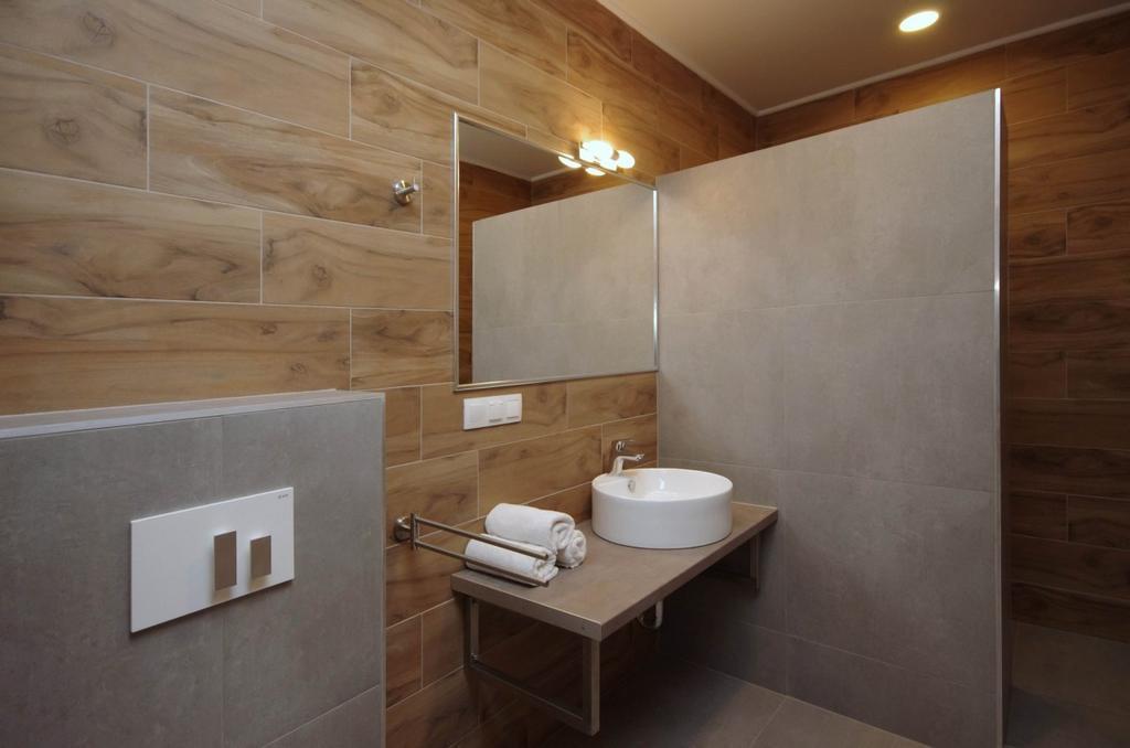 Mosoly Deluxe Apartman Дьюла Экстерьер фото